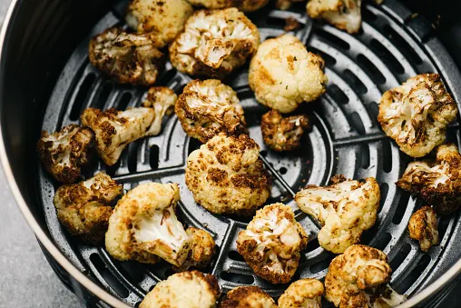 Fried Cauliflower in an Air Fryer With Less Oil
