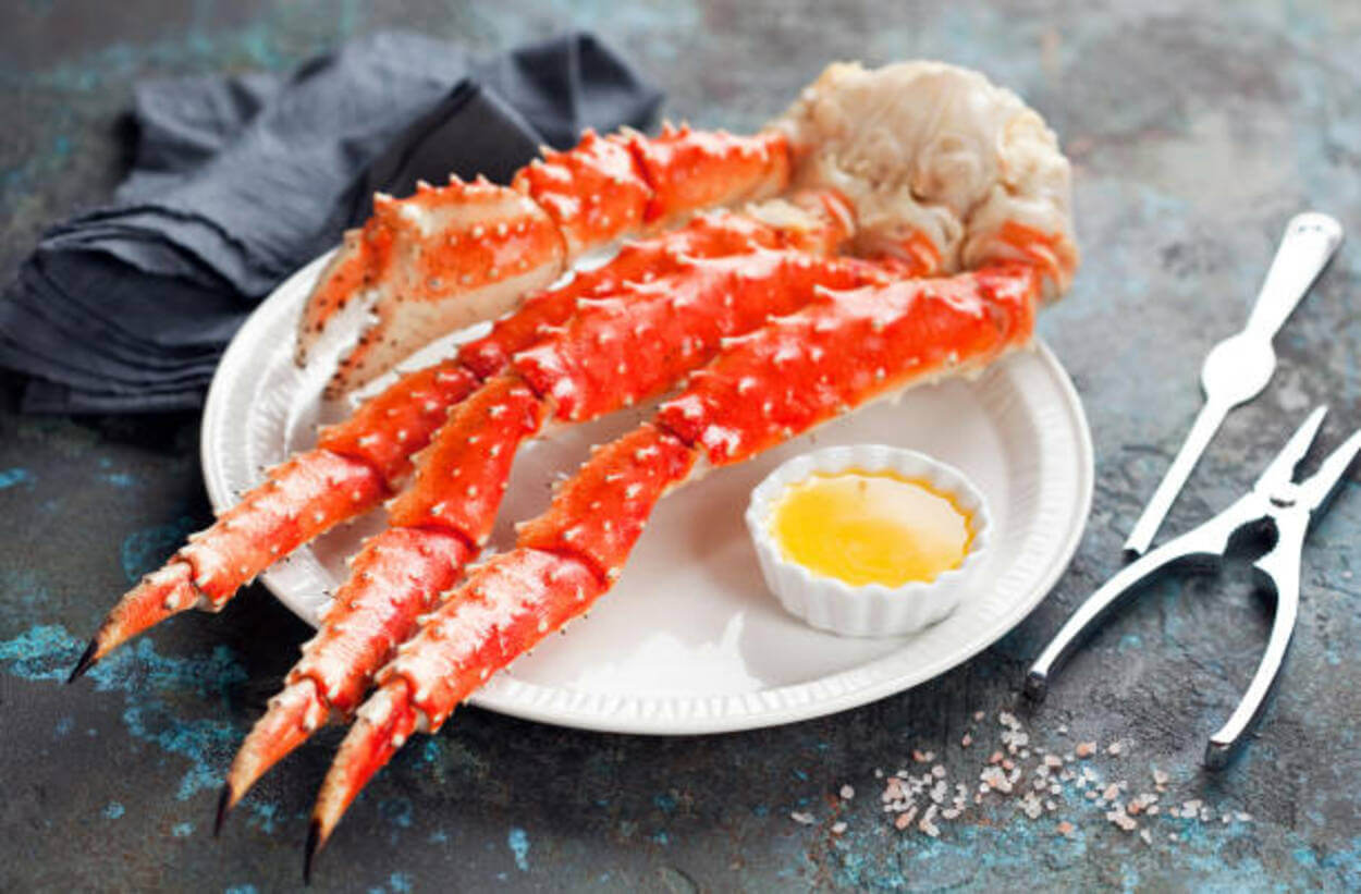 Crab legs served with butter
