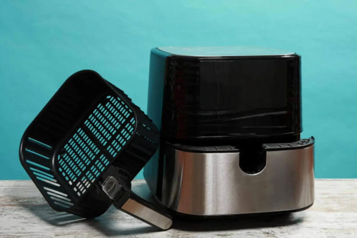Air fryer with basket