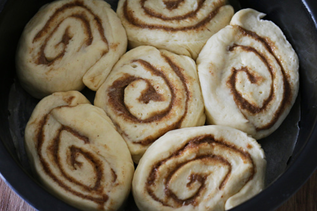 Cinnamon rolls in air fryer