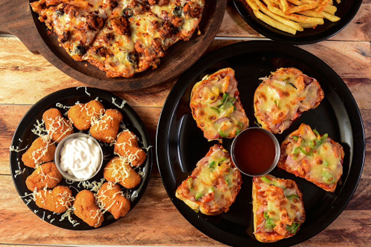 air fried pizza; bread pizza, nuggets and fries
