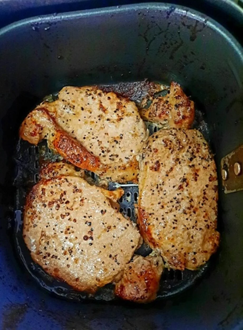 Cooking Grilled Black Peppered Pork in Air Fryer