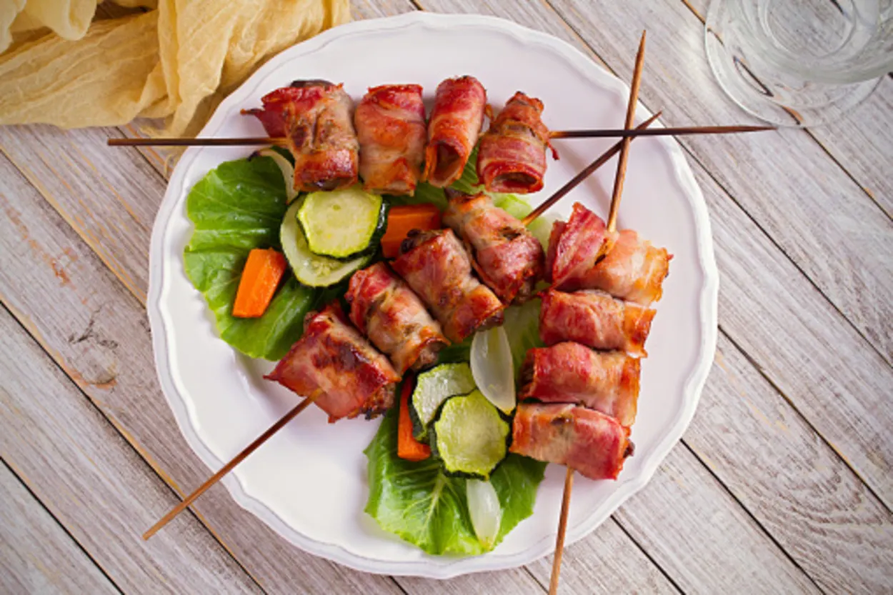 bacon wrapped chicken in sticks