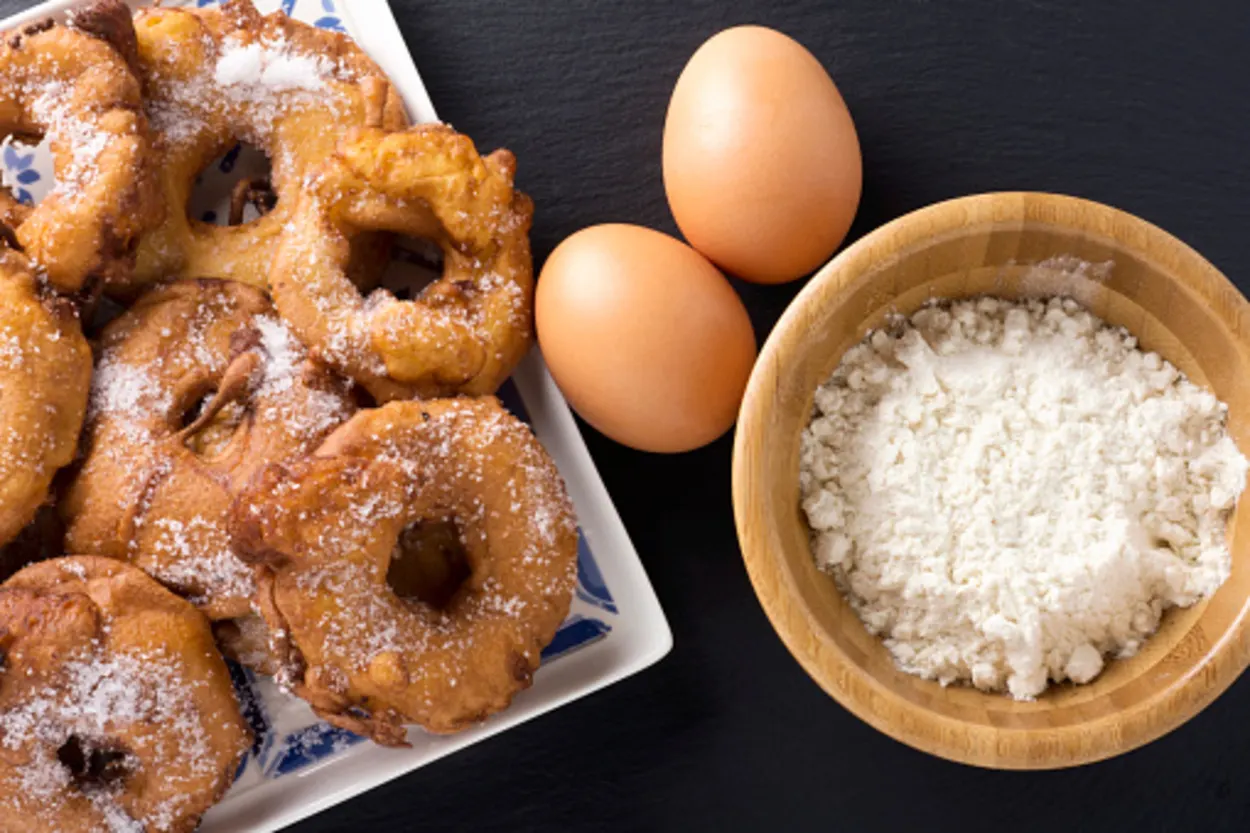 Donut shaped cookies with egg and caster suger
