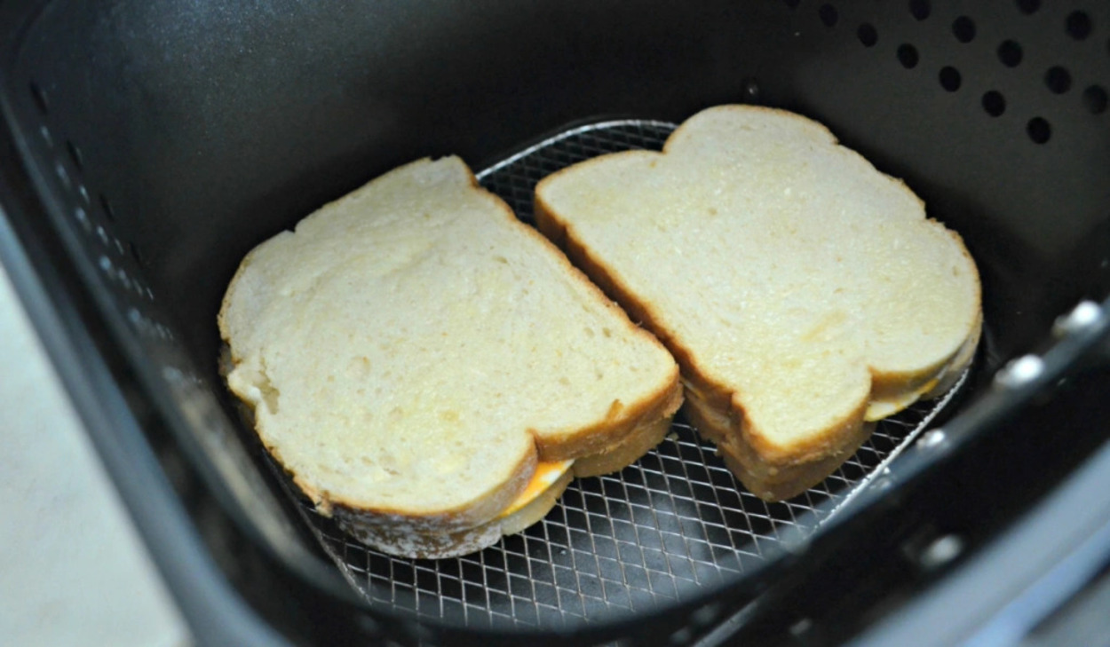 Sandwiches in the air fryer