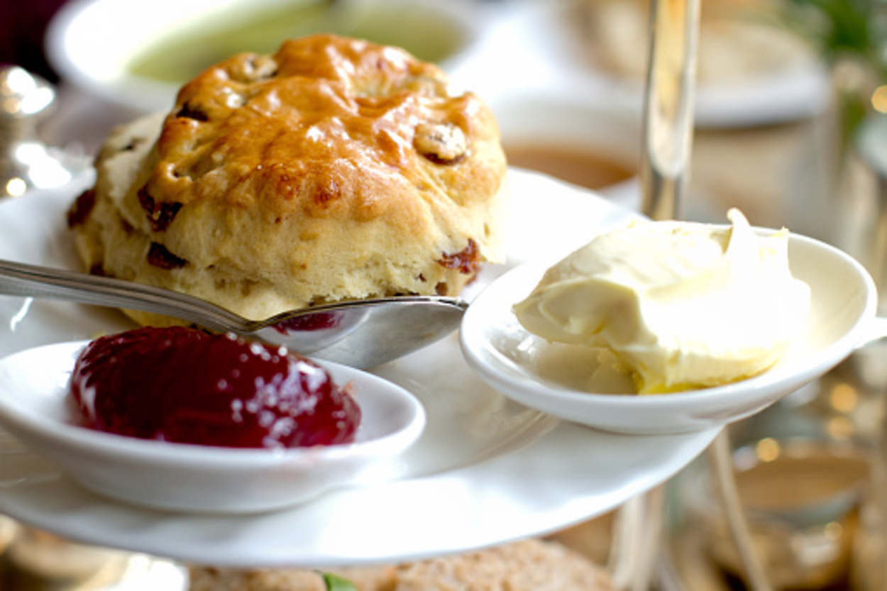Scones served with jam and curdled cheese