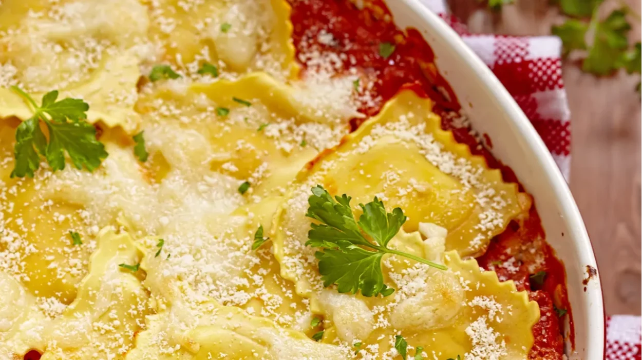 baked ravioli in tomato sauce