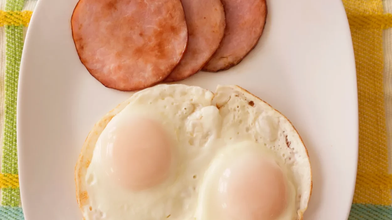 canadian bacon and eggs
